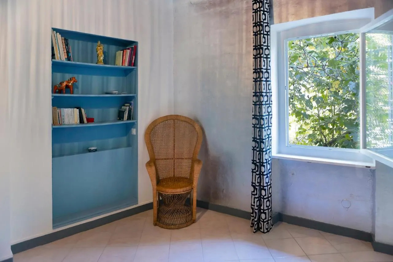 Tres Bel Appartement Avec Une Jolie Vue Dans Le Quartier Prise De Vauban Marseille