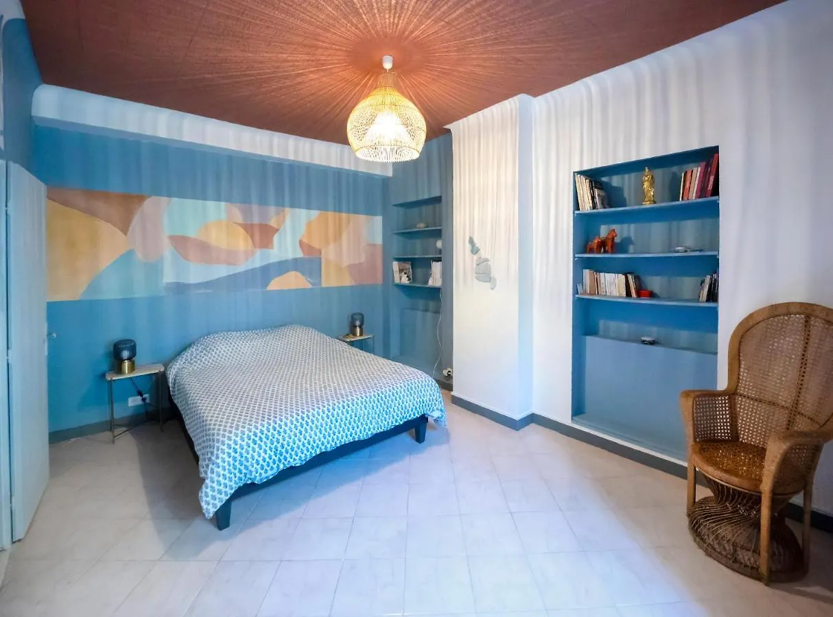 Tres Bel Appartement Avec Une Jolie Vue Dans Le Quartier Prise De Vauban Marseille France