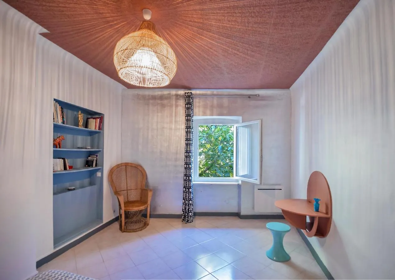 Apartment Tres Bel Appartement Avec Une Jolie Vue Dans Le Quartier Prise De Vauban Marseille