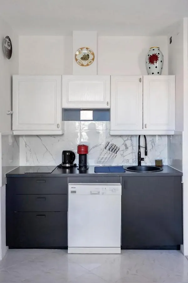 Tres Bel Appartement Avec Une Jolie Vue Dans Le Quartier Prise De Vauban Marseille 0*,  France